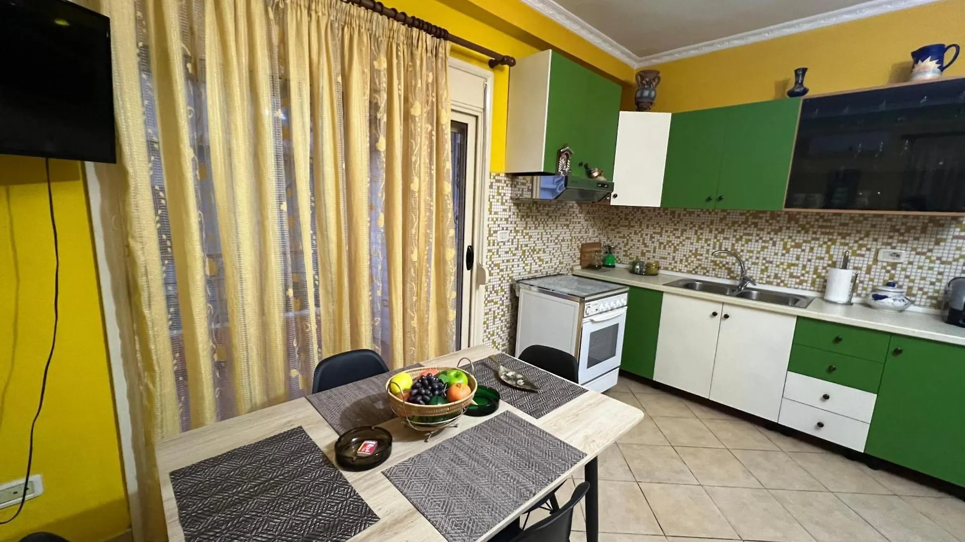The Citrus Tree Apartments Avlonya
