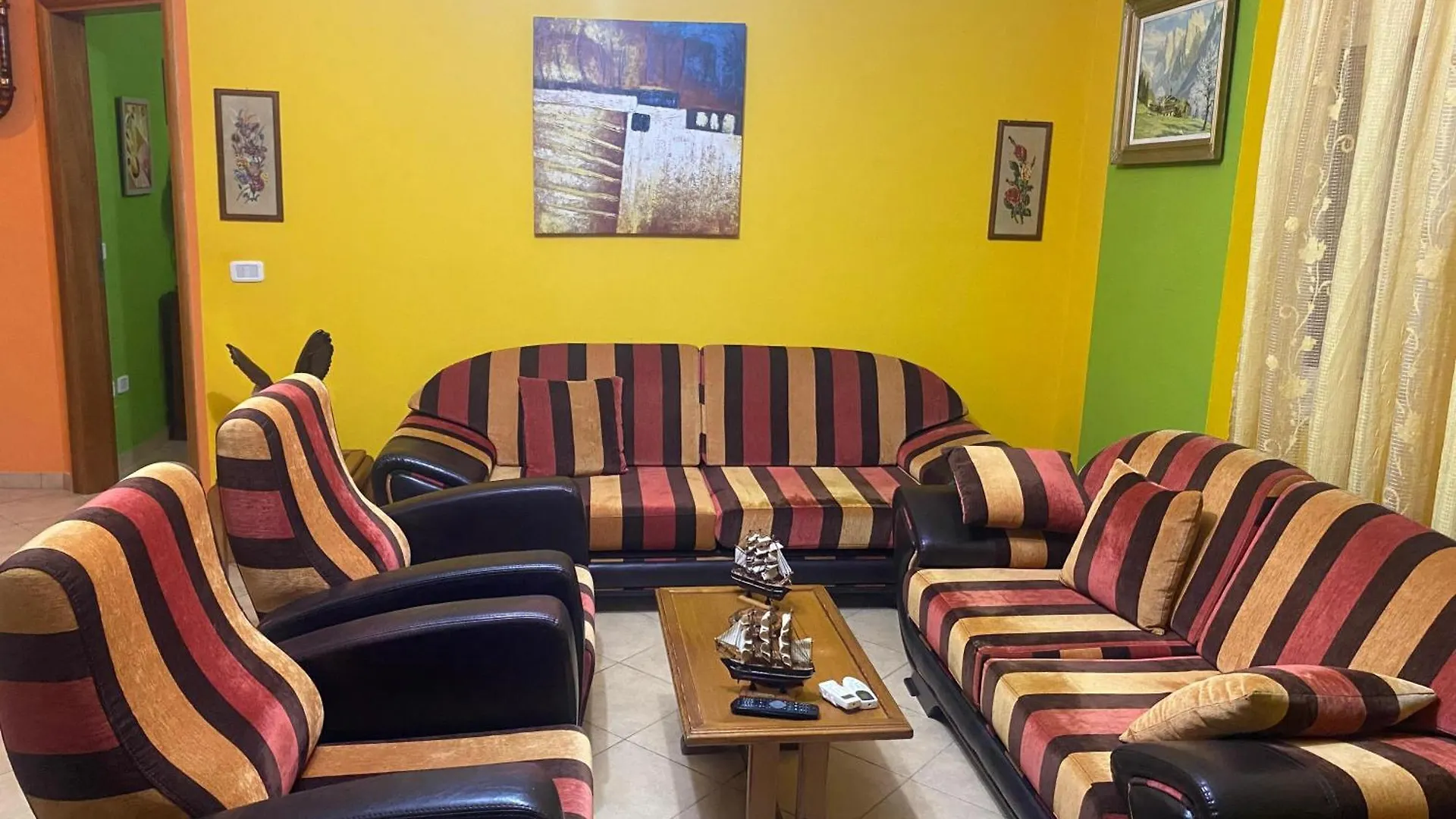 The Citrus Tree Apartments Avlonya
