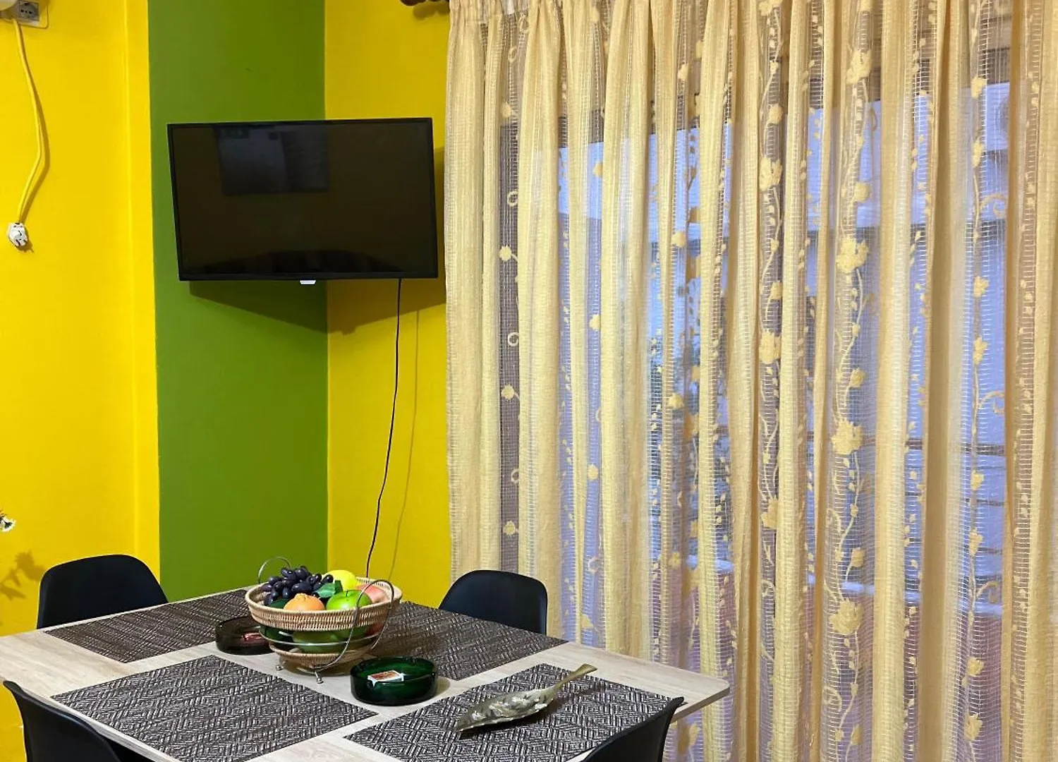 The Citrus Tree Apartments Avlonya