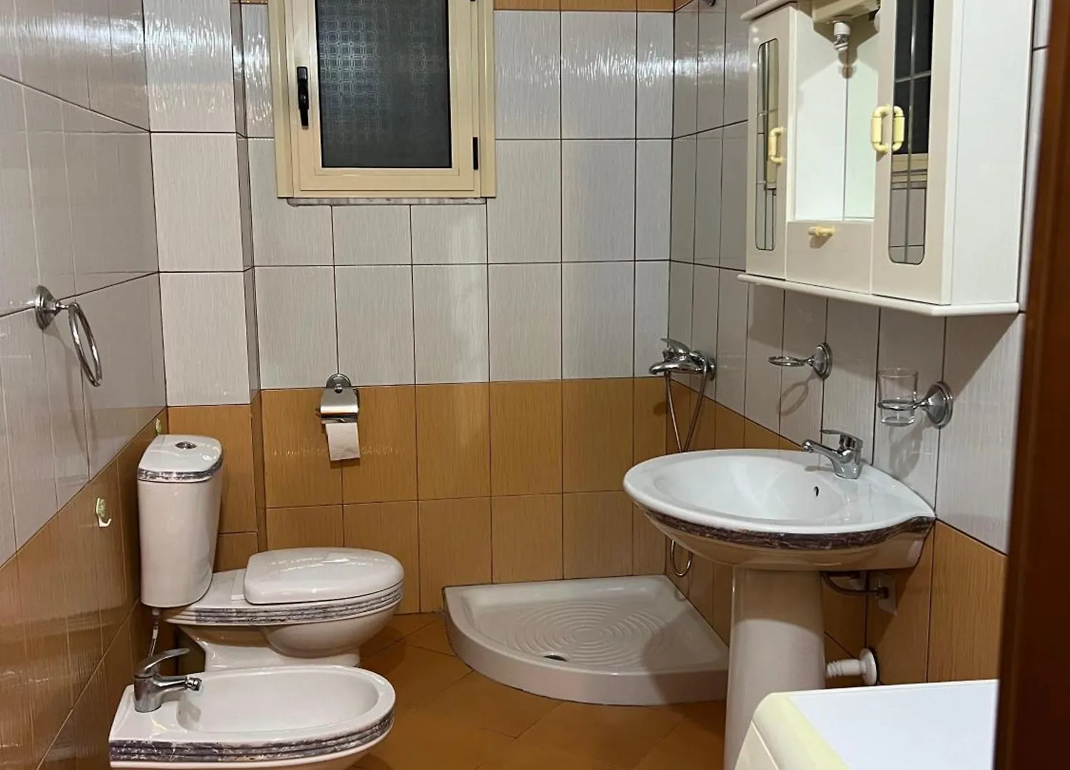 The Citrus Tree Apartments Avlonya